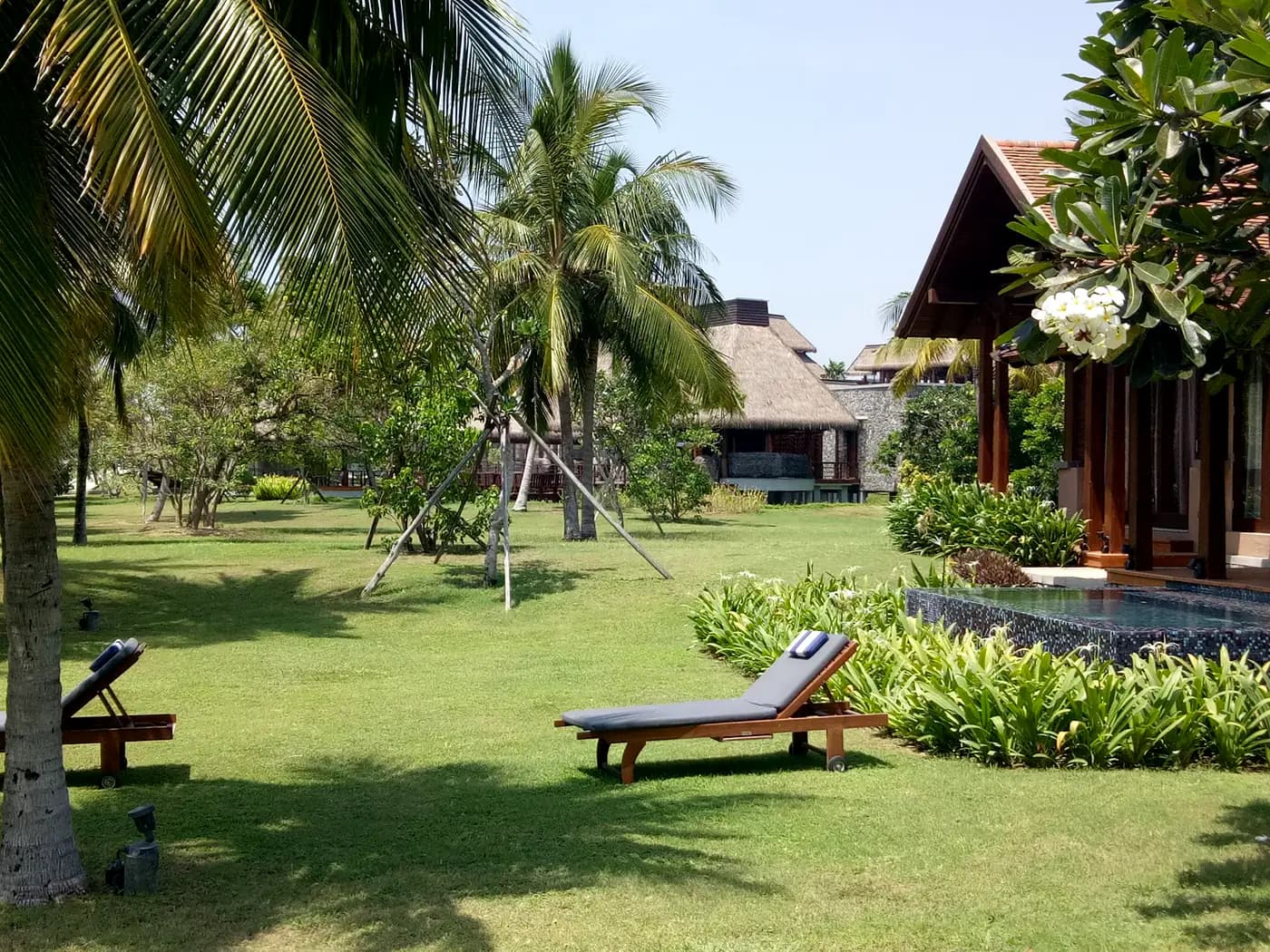 Villa garden and lawn at Hotel Anantaya, Pasikuda